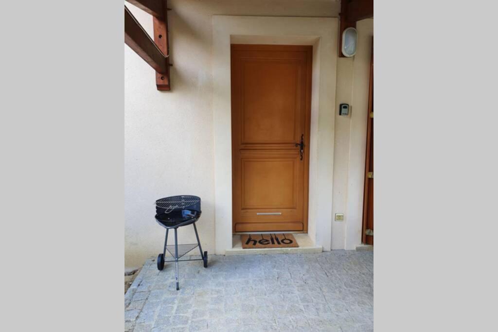 - 24 - D'euphe Avec Piscine Apartment